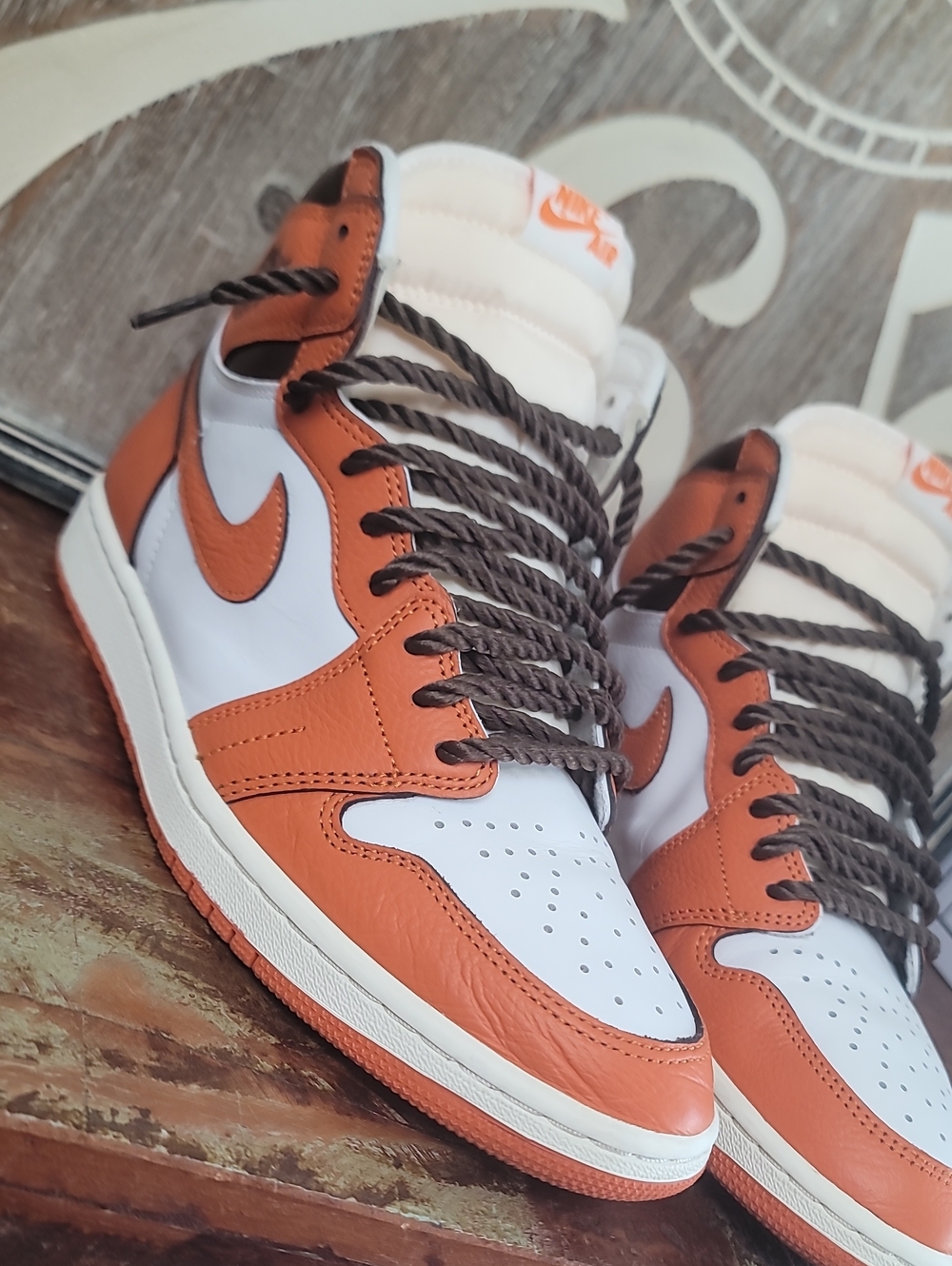 Nike Air Jordan 1 Retro High OG 'Starfish' Mens 10 (Good/Like New) - Picture 6 of 16